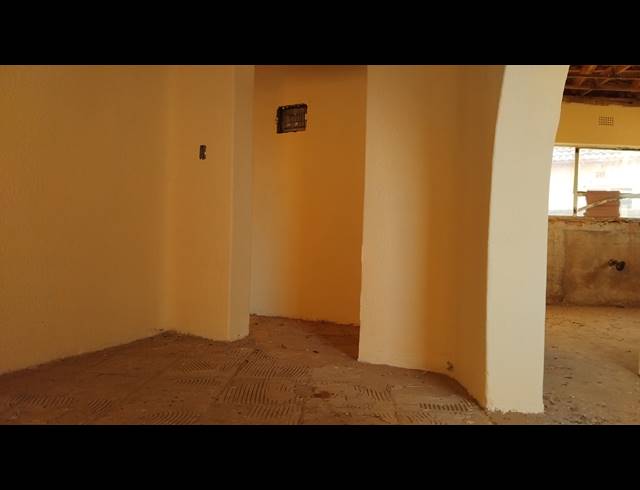 2 BEDROOM FREEHOLD FOR SALE IN KAGISO